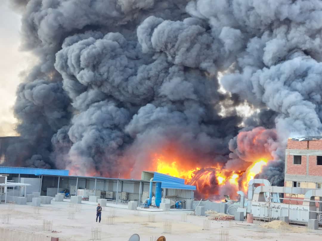 إصابة 5 أشخاص في حريق مصنع صابون بالقليوبية والسيطرة على النيران بباسوس إصابة 5 أشخاص في حريق مصنع صابون بالقليوبية والسيطرة على النيران بباسوس