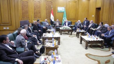 محافظ القليوبية يلتقي النواب لمتابعة المشروعات الحيوية وتطوير النقل ورصف الطرق محافظ القليوبية يلتقي النواب لمتابعة المشروعات الحيوية وتطوير النقل ورصف الطرق