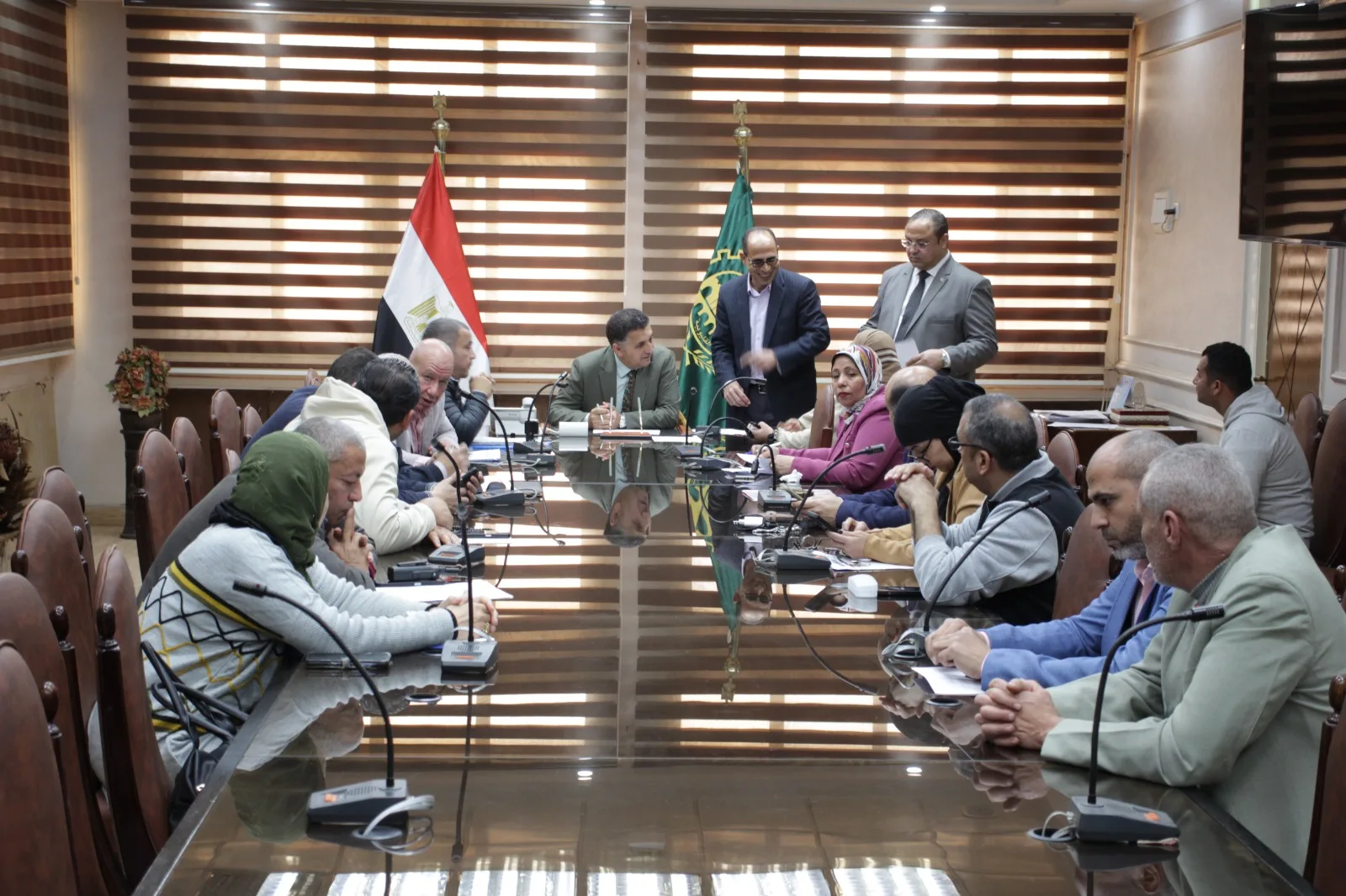 حلول عاجلة واستجابة مباشرة.. محافظ القليوبية يتفاعل مع شكاوى المواطنين في اللقاء الجماهيري حلول عاجلة واستجابة مباشرة.. محافظ القليوبية يتفاعل مع شكاوى المواطنين في اللقاء الجماهيري