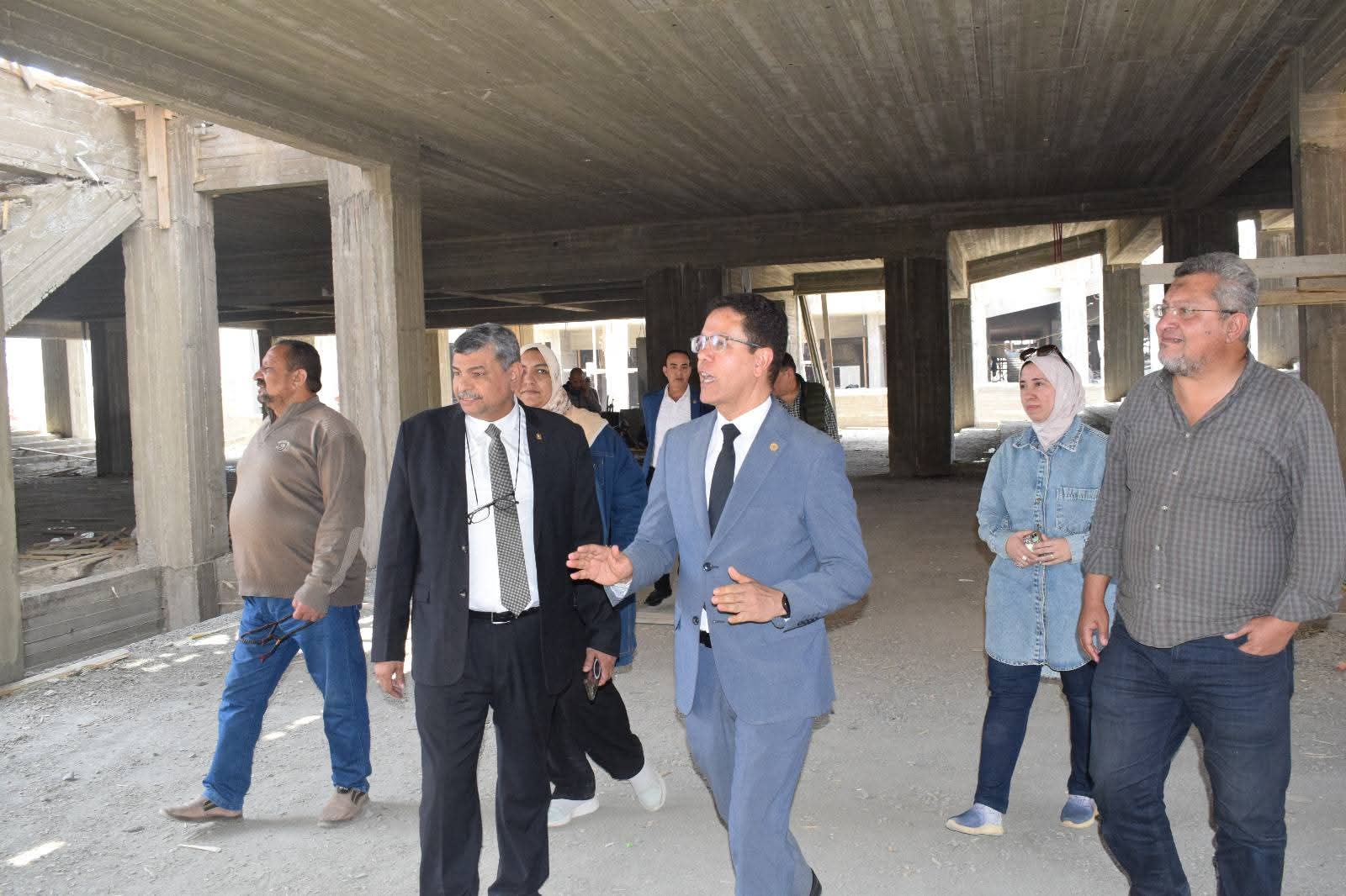 قفزة نوعية بجامعة بنها.. رئيس الجامعة يتفقد مشروعات كفر سعد ويشدد على الانتهاء الفوري وفق المواصفات
