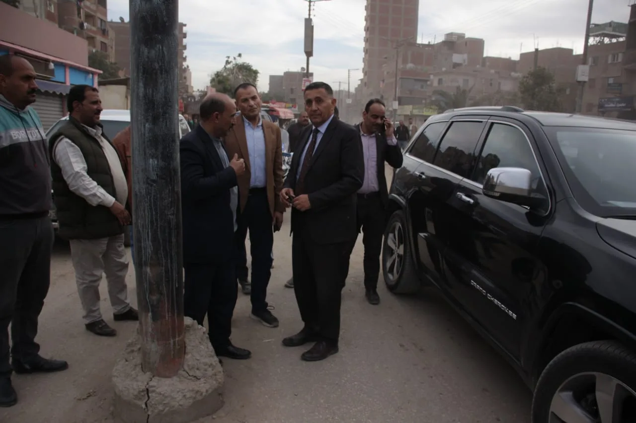 حل جذري لأزمة المواقف بالقلج.. محافظ القليوبية يوجه بإنشاء موقف جديد لتخفيف الزحام