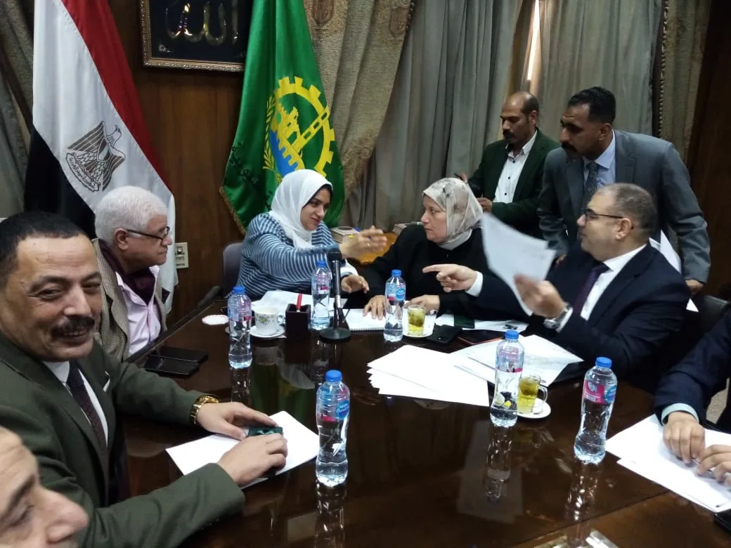 إيمان ريان تضع خارطة تطوير شوارع شبرا الخيمة بـ20 مليون جنيه وتطلق خطة إنترلوك شاملة إيمان ريان تضع خارطة تطوير شوارع شبرا الخيمة بـ20 مليون جنيه وتطلق خطة إنترلوك شاملة