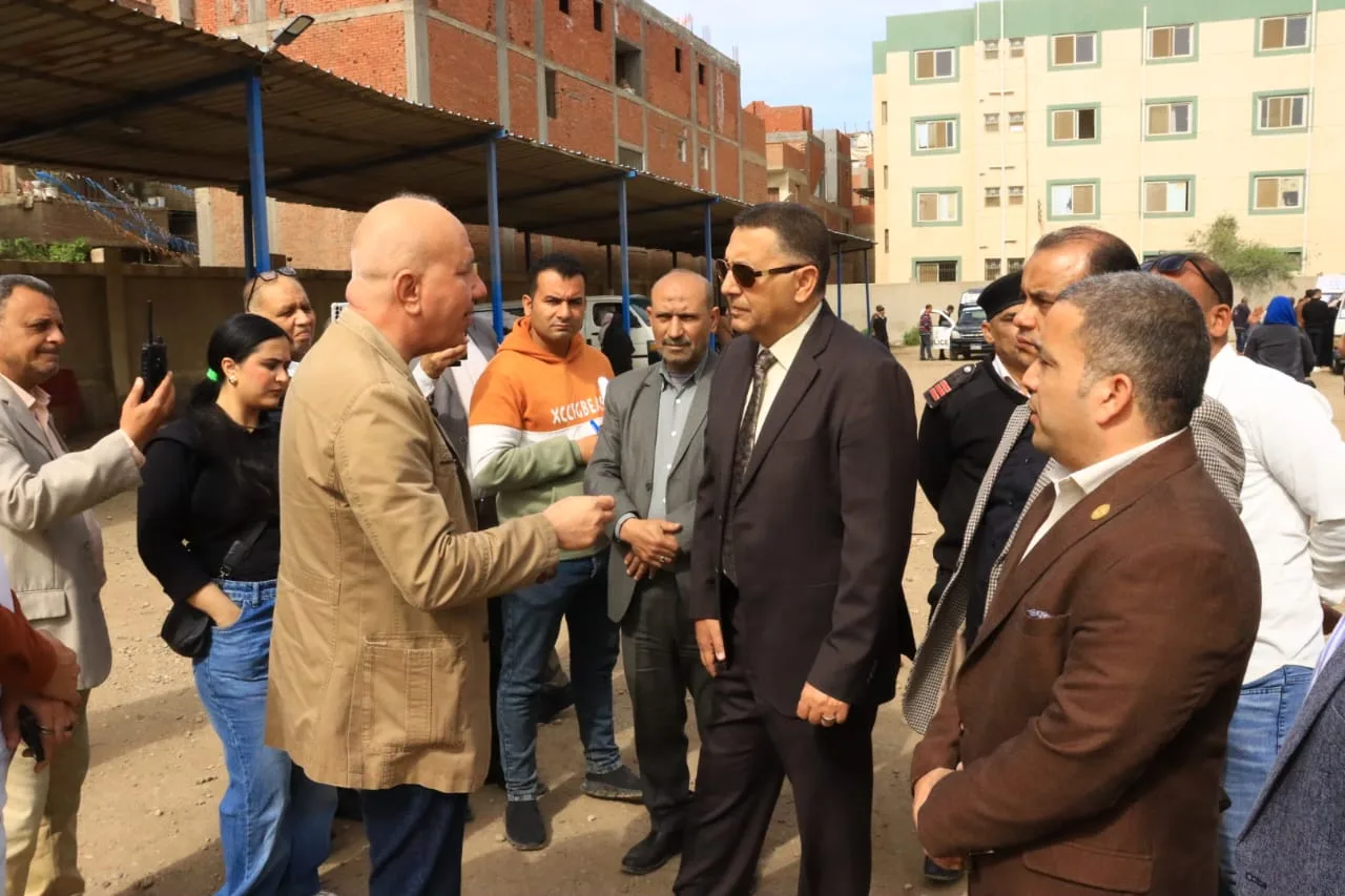 محافظ القليوبية يفرض الانضباط بموقف كفر شكر ويضع حدًا لعشوائية الميكروباص ويعيد السيارات لخطوطها الرسمية محافظ القليوبية يفرض الانضباط بموقف كفر شكر ويضع حدًا لعشوائية الميكروباص ويعيد السيارات لخطوطها الرسمية
