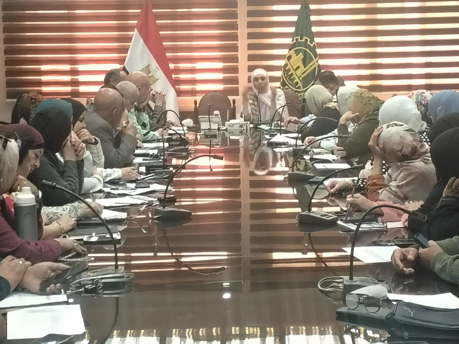 محافظ القليوبية يوجه بمتابعة ملف التصالح ومواجهة مخالفات البناء خلال اجتماع موسع برئاسة السكرتير العام