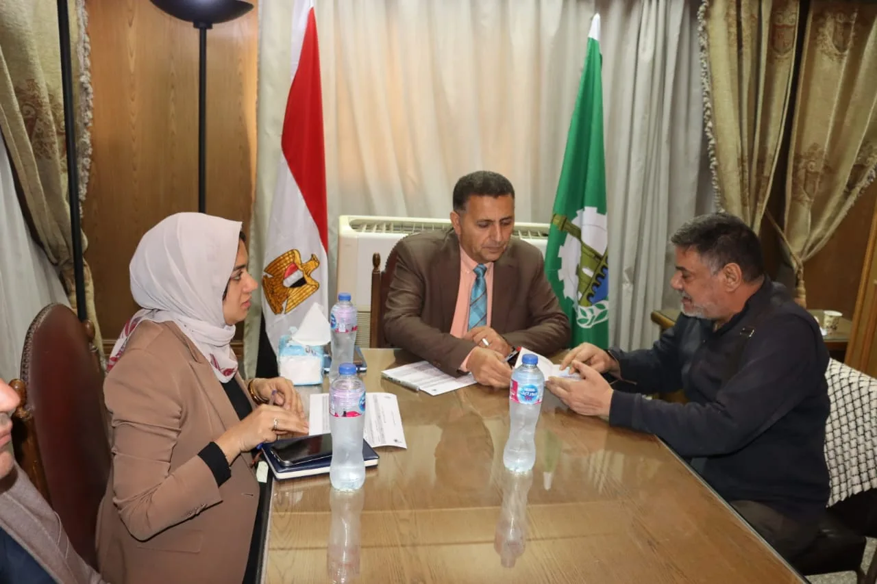استجابة فورية وشغل على الأرض.. محافظ القليوبية يحسم شكاوى المواطنين بالخانكة ويوجه بدعم عاجل للفئات الأولى بالرعاية استجابة فورية وشغل على الأرض.. محافظ القليوبية يحسم شكاوى المواطنين بالخانكة ويوجه بدعم عاجل للفئات الأولى بالرعاية