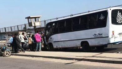 إصابة 5 أشخاص في تصادم ميني باص وربع نقل عكس الاتجاه بطريق أبو زعبل