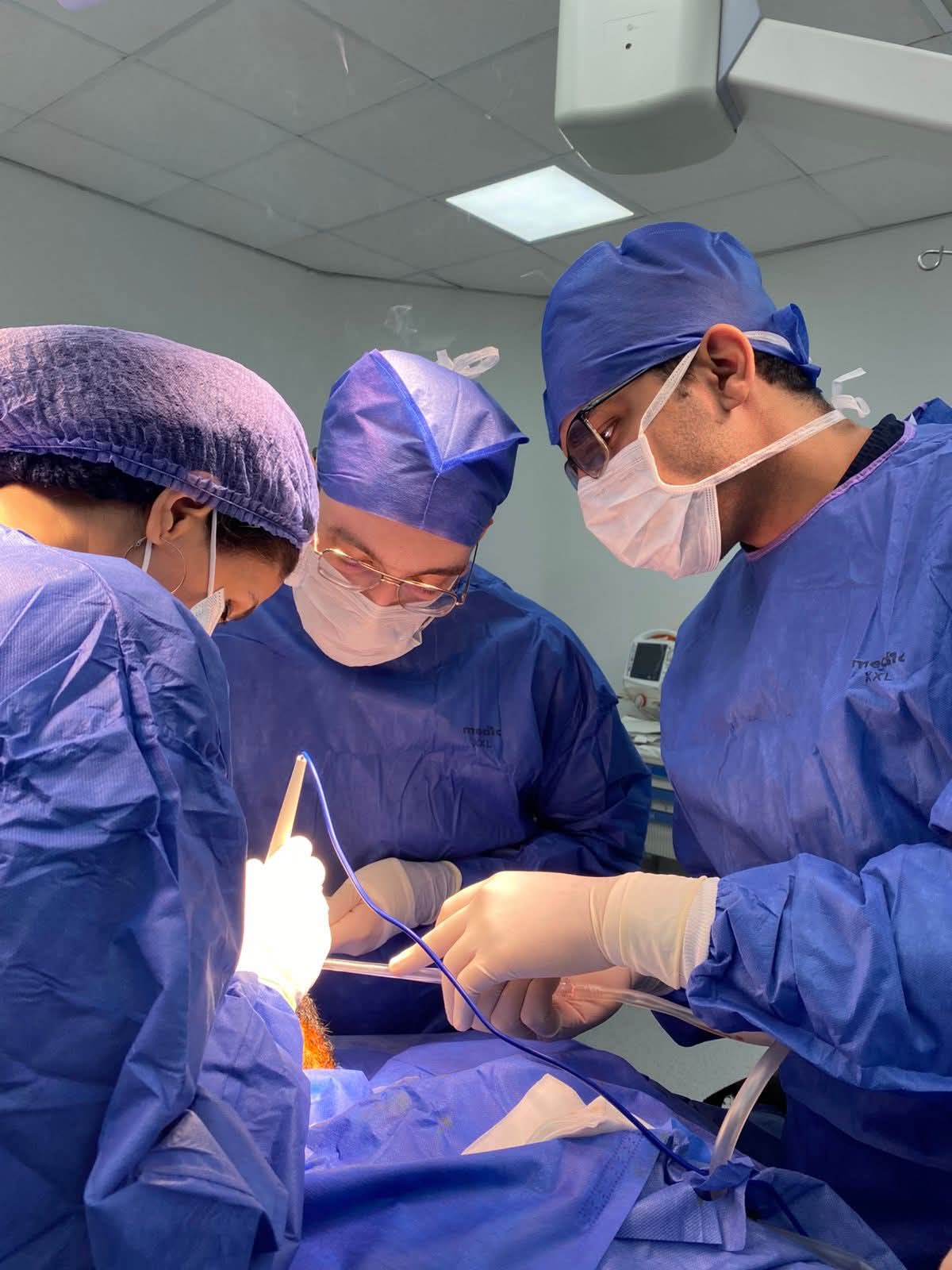 إنقاذ من قلب الخطر.. تدخلات جراحية معقدة تعيد الحياة لمصابي حادثين بالخانكة التخصصي