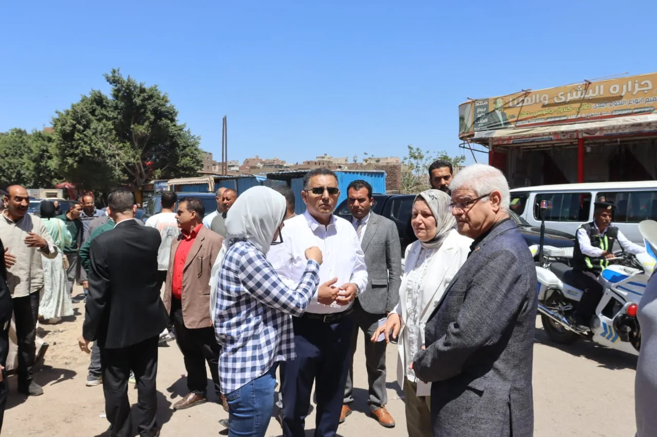 محافظ القليوبية يشدد على ضبط ميدان المؤسسة بشبرا الخيمة واستغلال الباكيات غير المستغلة ورفع كفاءة الخدمات محافظ القليوبية يشدد على ضبط ميدان المؤسسة بشبرا الخيمة واستغلال الباكيات غير المستغلة ورفع كفاءة الخدمات