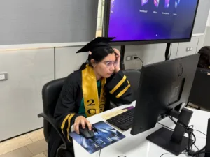 طلاب الشبان يبدعون داخل مركز الذكاء الاصطناعي والتحول الرقمي.. تجربة تعليمية تصنع قادة المستقبل