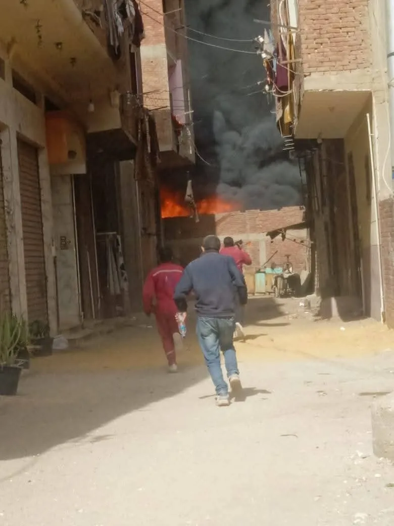 حريق يندلع بثلاثة مصانع بالخطابة في القناطر الخيرية دون خسائر بشرية حتى الآن