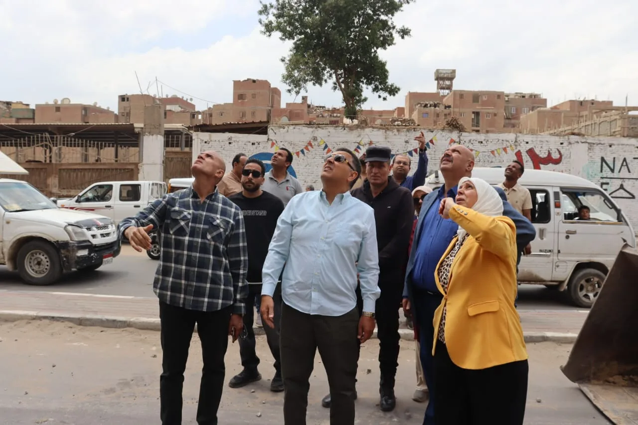 محافظ القليوبية يقود إزالة برجين مخالفين بشبرا الخيمة ويؤكد: لا تراجع عن استعادة الانضباط العمراني محافظ القليوبية يقود إزالة برجين مخالفين بشبرا الخيمة ويؤكد: لا تراجع عن استعادة الانضباط العمراني