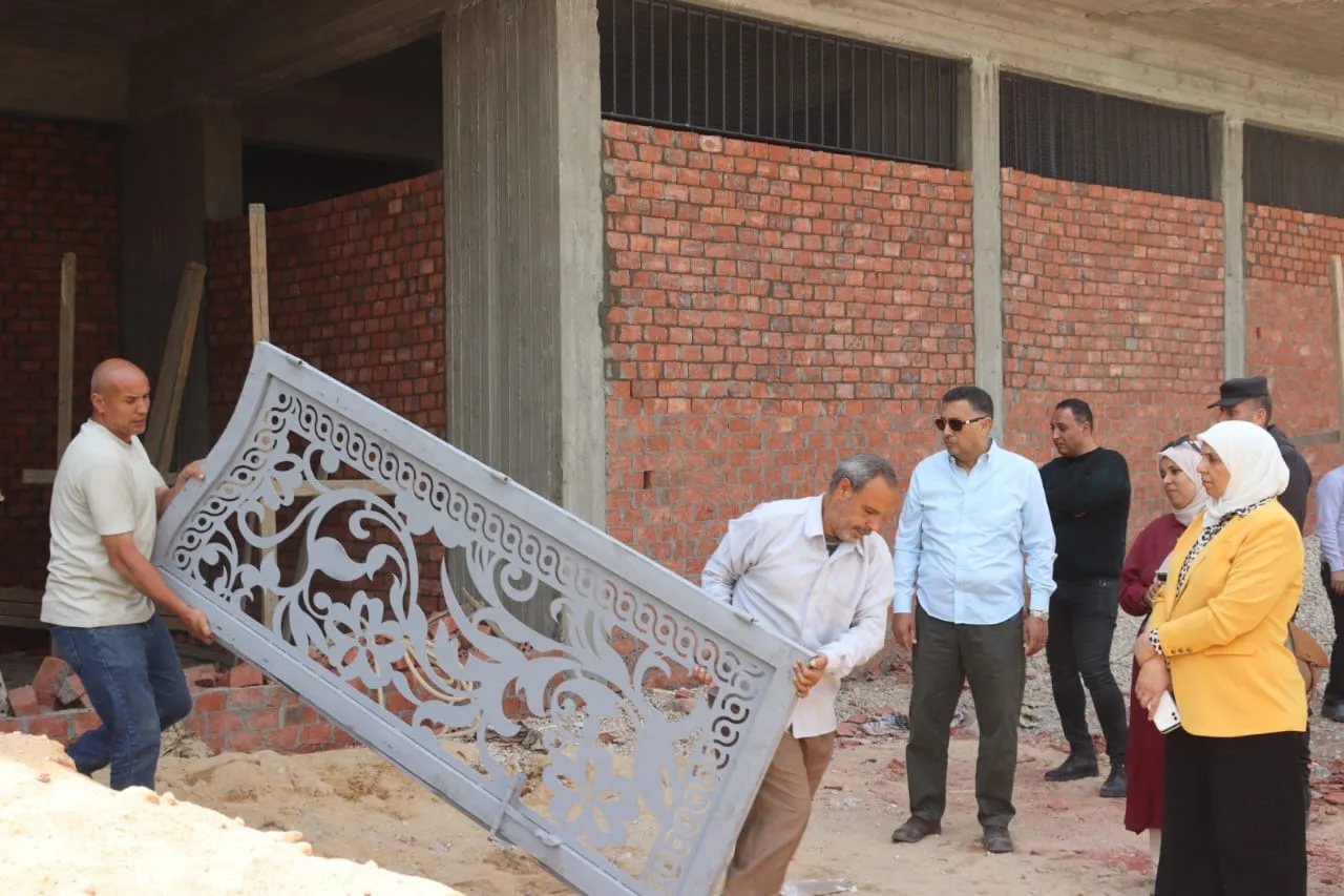 إقالة مدير تنظيم شرق شبرا الخيمة خلال جولة مفاجئة لمحافظ القليوبية لرصد مخالفات البناء