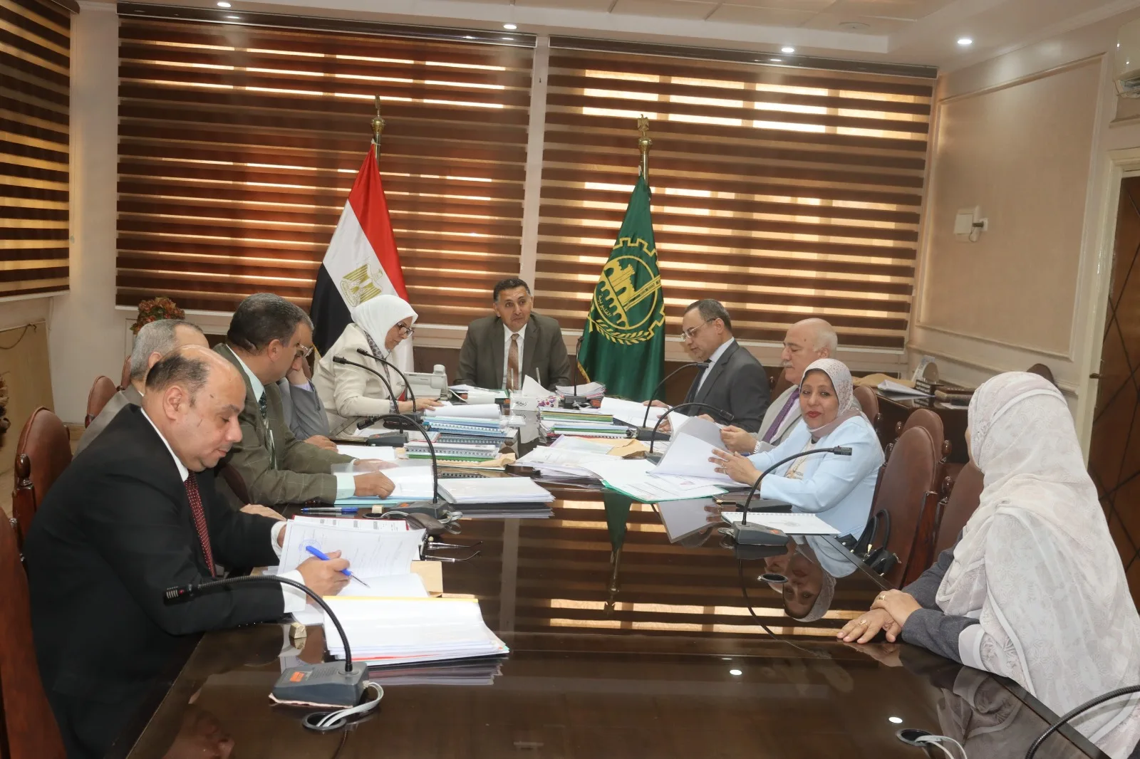 محافظ القليوبية يبحث اختيار قيادات جديدة لتعزيز كفاءة الجهاز الإداري محافظ القليوبية يبحث اختيار قيادات جديدة لتعزيز كفاءة الجهاز الإداري