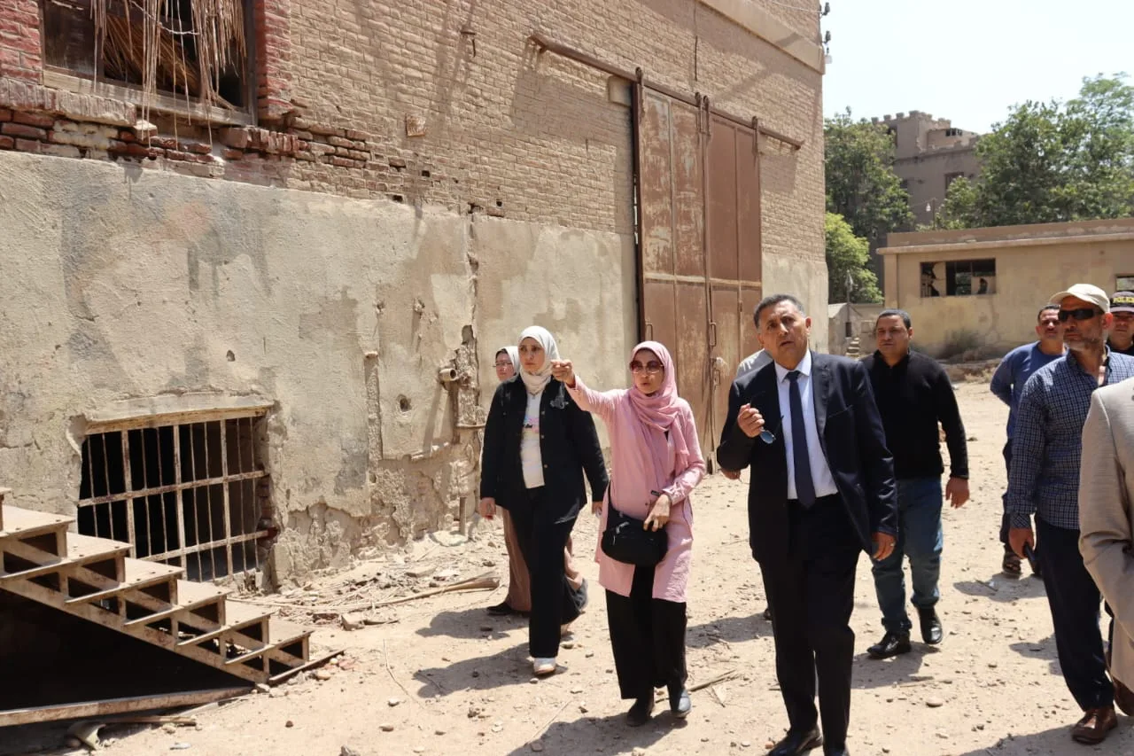 محافظ القليوبية يتفقد محلج القطن الأثري بالقناطر ويطرح رؤيته لتحويله لمزار سياحي وإنشاء موقف حضاري جديد محافظ القليوبية يتفقد محلج القطن الأثري بالقناطر ويطرح رؤيته لتحويله لمزار سياحي وإنشاء موقف حضاري جديد