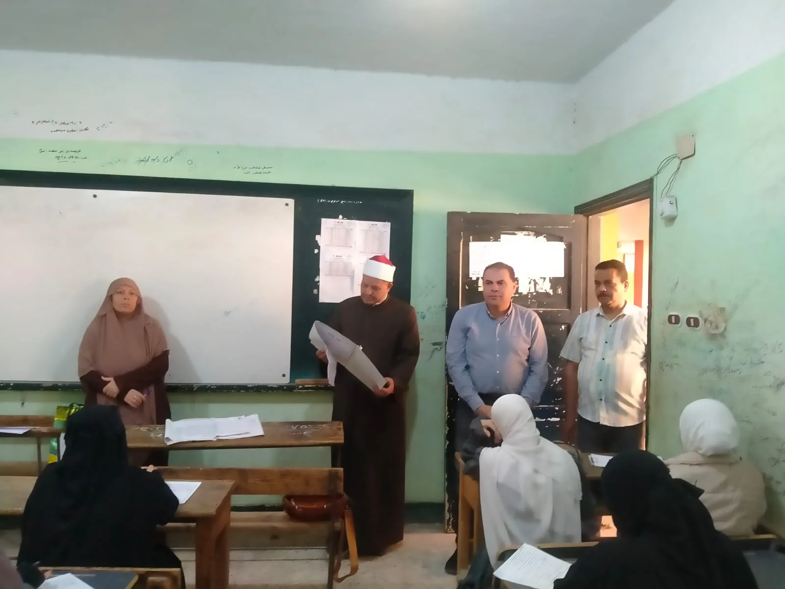 الأزهر بالقليوبية يشدد الانضباط داخل لجان امتحانات النقل بالخصوص خلال جولة ميدانية مكثفة