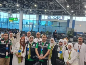 وصول أول أفواج حجاج الجمعيات الأهلية بالقليوبية إلى الأراضي المقدسة وسط استعدادات مكثفة من التضامن الاجتماعي