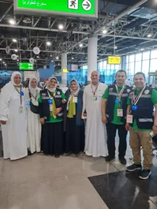 وصول أول أفواج حجاج الجمعيات الأهلية بالقليوبية إلى الأراضي المقدسة وسط استعدادات مكثفة من التضامن الاجتماعي