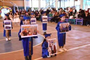 وسط أجواء من البهجة والإبداع.. براعم الشبان العالمية ببنها يحتفلون بالتخرج في حفل استثنائي