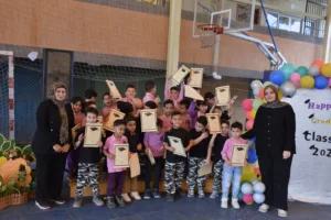 وسط أجواء من البهجة والإبداع.. براعم الشبان العالمية ببنها يحتفلون بالتخرج في حفل استثنائي