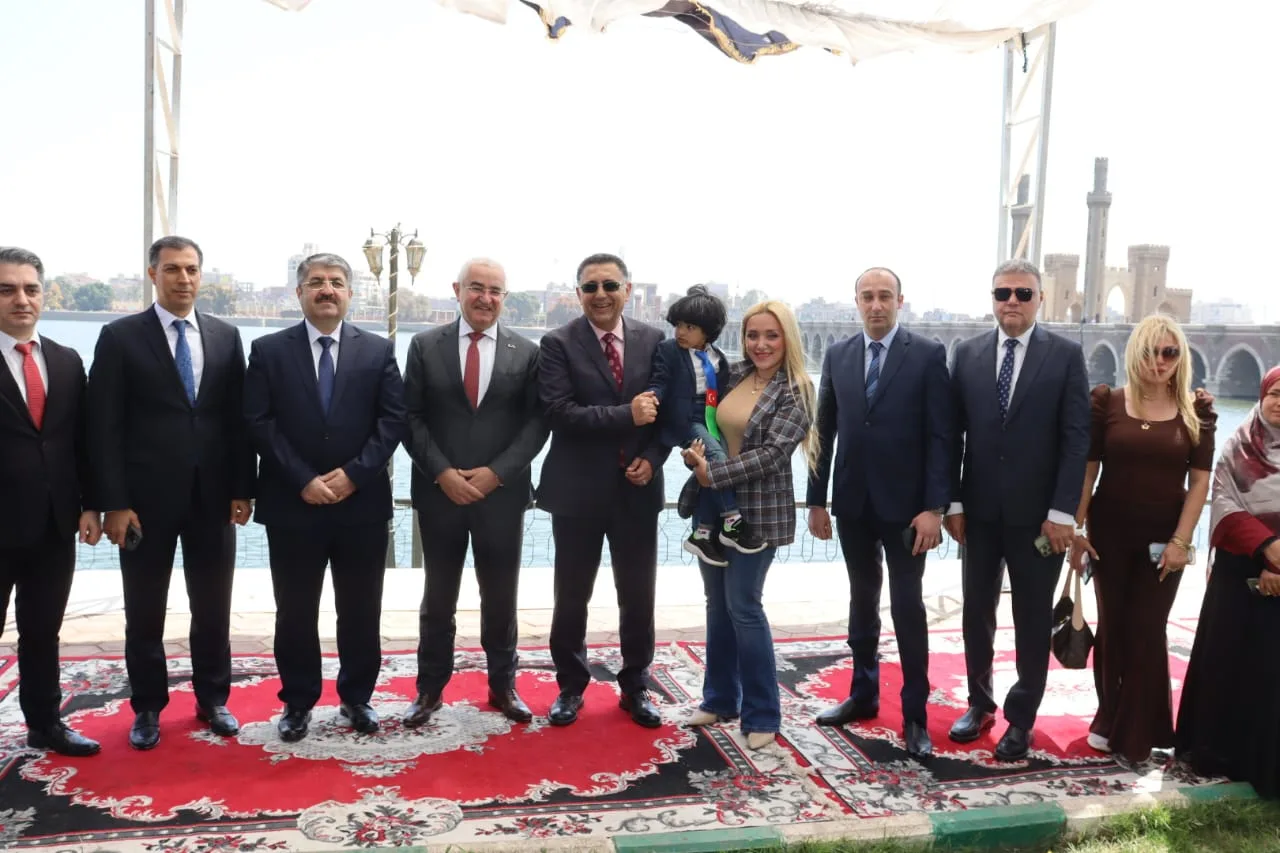 محافظ القليوبية يستقبل سفير أذربيجان بالقناطر الخيرية في احتفالية ذكرى ميلاد حيدر علييف بحديقة الصداقة