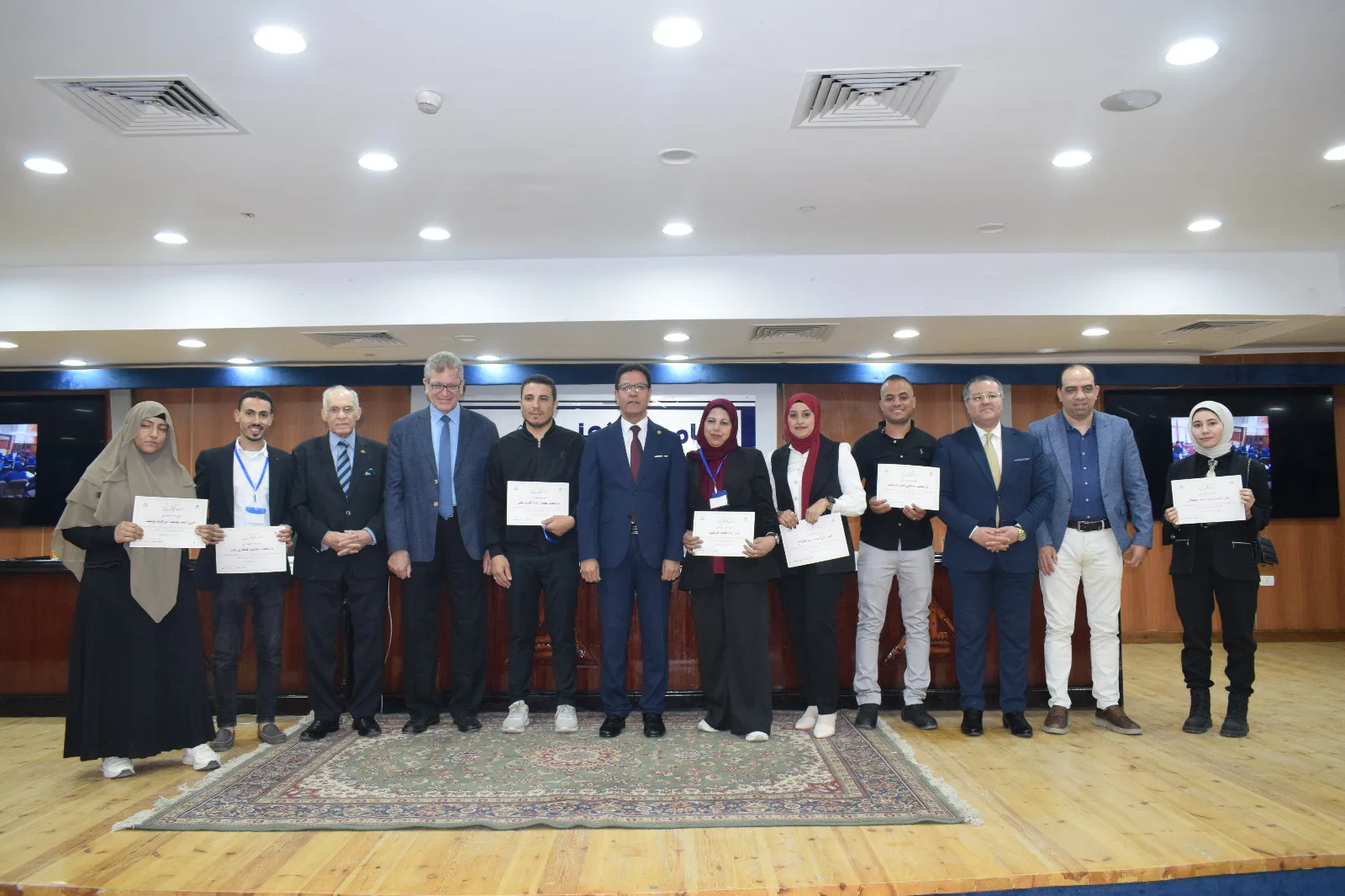 جامعة بنها تكرم الأطقم الطبية المتميزة خلال احتفالية اليوم العالمي لنظافة الأيدي