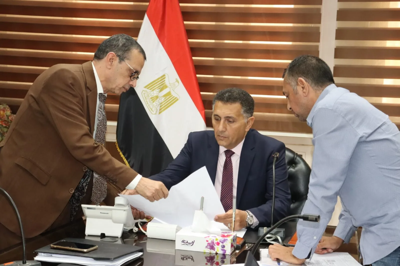 محافظ القليوبية يتابع إنشاء غرفة الأزمات التبادلية.. نقلة نوعية في إدارة الطوارئ وربط كامل بالشبكة الوطنية