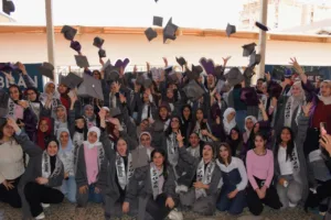 طلاب الشهادة الإعدادية 2026 بـ«الشبان العالمية» ببنها يوثقون أجمل لحظات الدراسة بجلسة تصوير مميزة