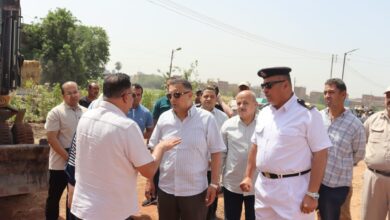 محافظ القليوبية يضرب بيد من حديد.. إزالة جمالون مخالف على 4000 متر وإحالة المتعدين للنيابة