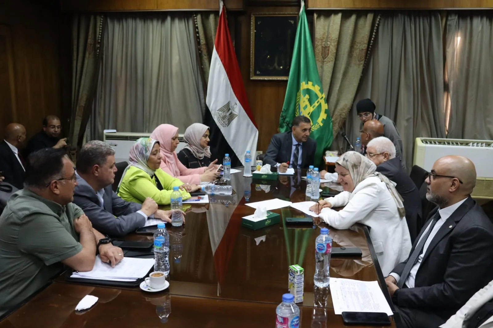 محافظ القليوبية يبحث شكاوى الأهالي بشبرا الخيمة ويوجه بتوفير فرص عمل ورصف طرق وحل أزمات المواطنين محافظ القليوبية يبحث شكاوى الأهالي بشبرا الخيمة ويوجه بتوفير فرص عمل ورصف طرق وحل أزمات المواطنين