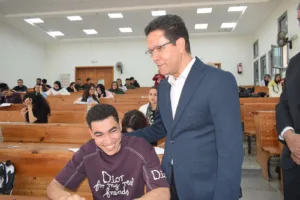 رئيس جامعة بنها يتفقد سير الامتحانات بكلية التجارة بمقر الجامعة بالعبور