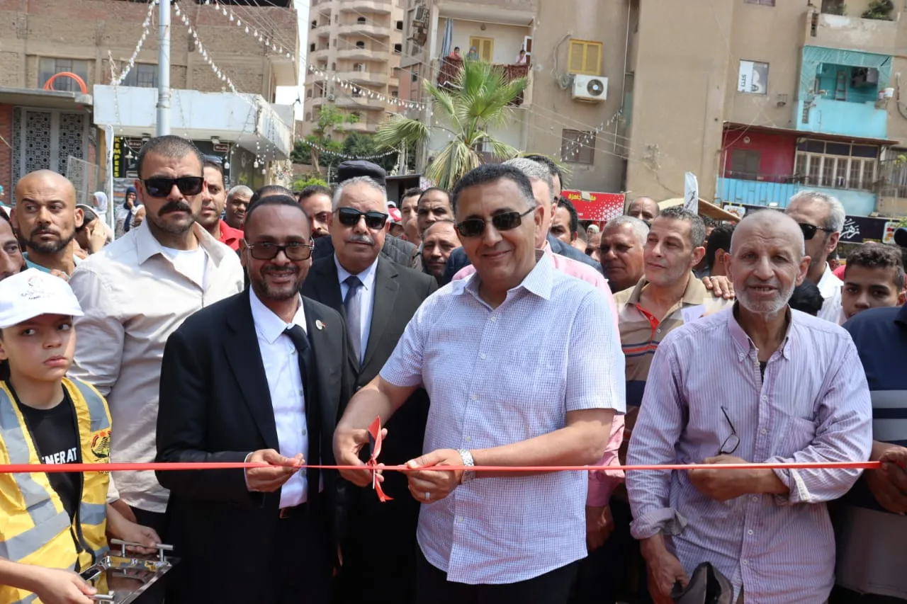 محافظ القليوبية يفتتح معرضاً لبيع الخضار واللحوم بالقناطر الخيرية محافظ القليوبية يفتتح معرضاً لبيع الخضار واللحوم بالقناطر الخيرية