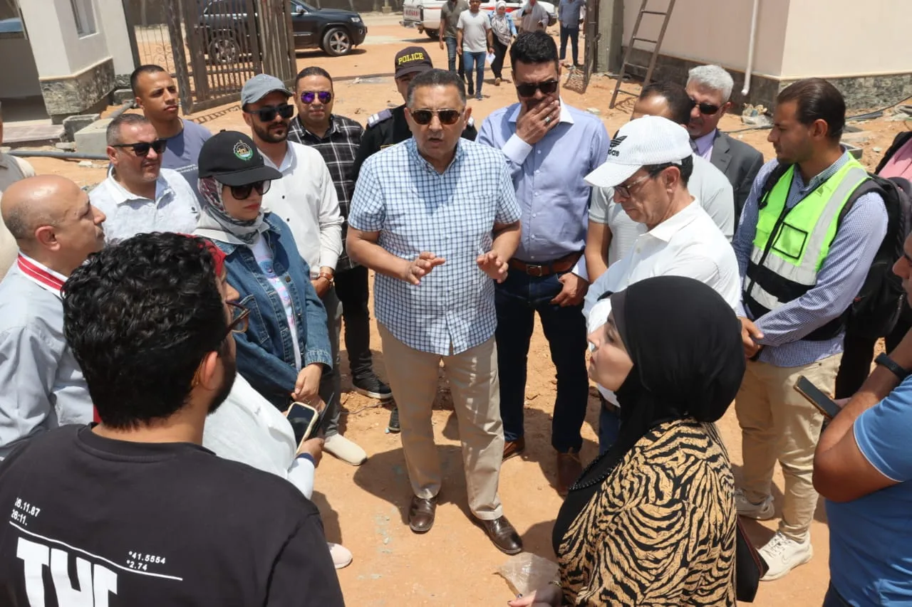 محافظ القليوبية يضع اللمسات الأخيرة لمشروع حضانة السيارات المخالفة بالخانكة تمهيدًا للتشغيل الإلكتروني الكامل