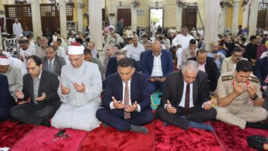 عيد الأضحى يوحّد القلوب في بنها.. محافظ القليوبية يؤدي الصلاة وسط آلاف المواطنين بمسجد ناصر
