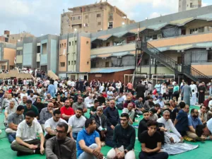  الآلاف يؤدون صلاة العيد بـشبان بنها