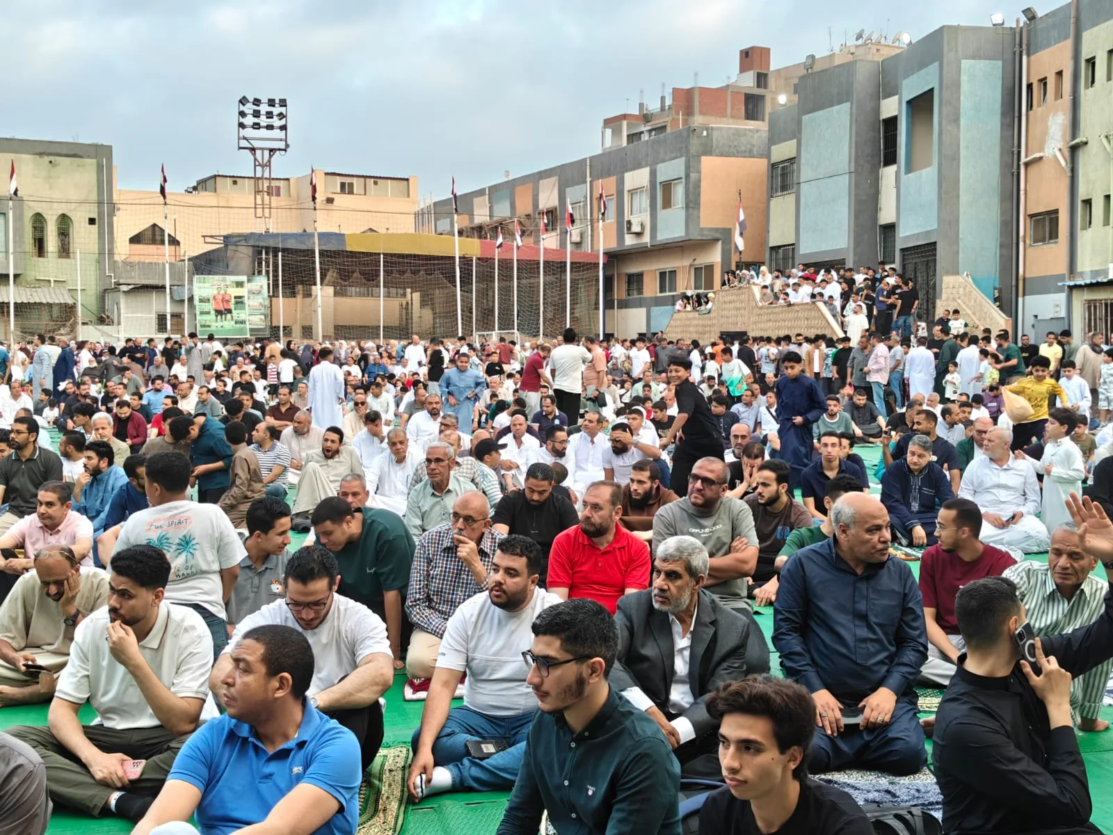  الآلاف يؤدون صلاة العيد بـشبان بنها