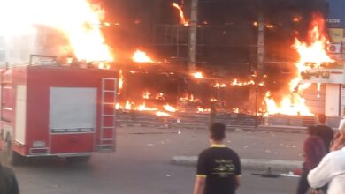 السيطرة على حريق مطعم بالعبور وإصابة 3 أشخاص بحالات اختناق السيطرة على حريق مطعم بالعبور وإصابة 3 أشخاص بحالات اختناق