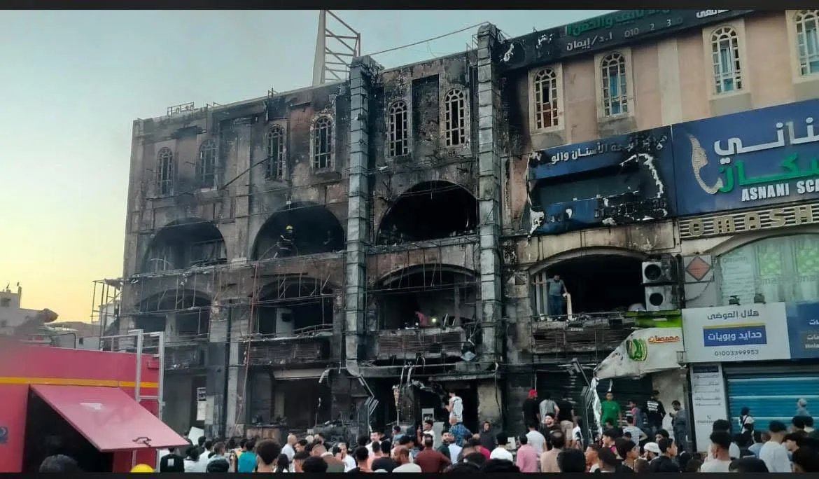 محافظ القليوبية يتابع حادث حريق بواجهة أحد المطاعم بالحي الأول بالعبور ويؤكد: لا إصابات خطيرة وسلامة المبنى الإنشائية قائمة