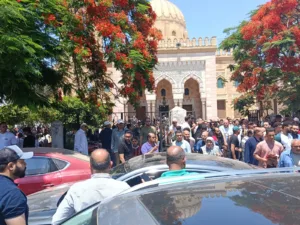 بنها تودع والدة أحمد حلمي.. وتشييع الجنازة من مسجد ناصر
