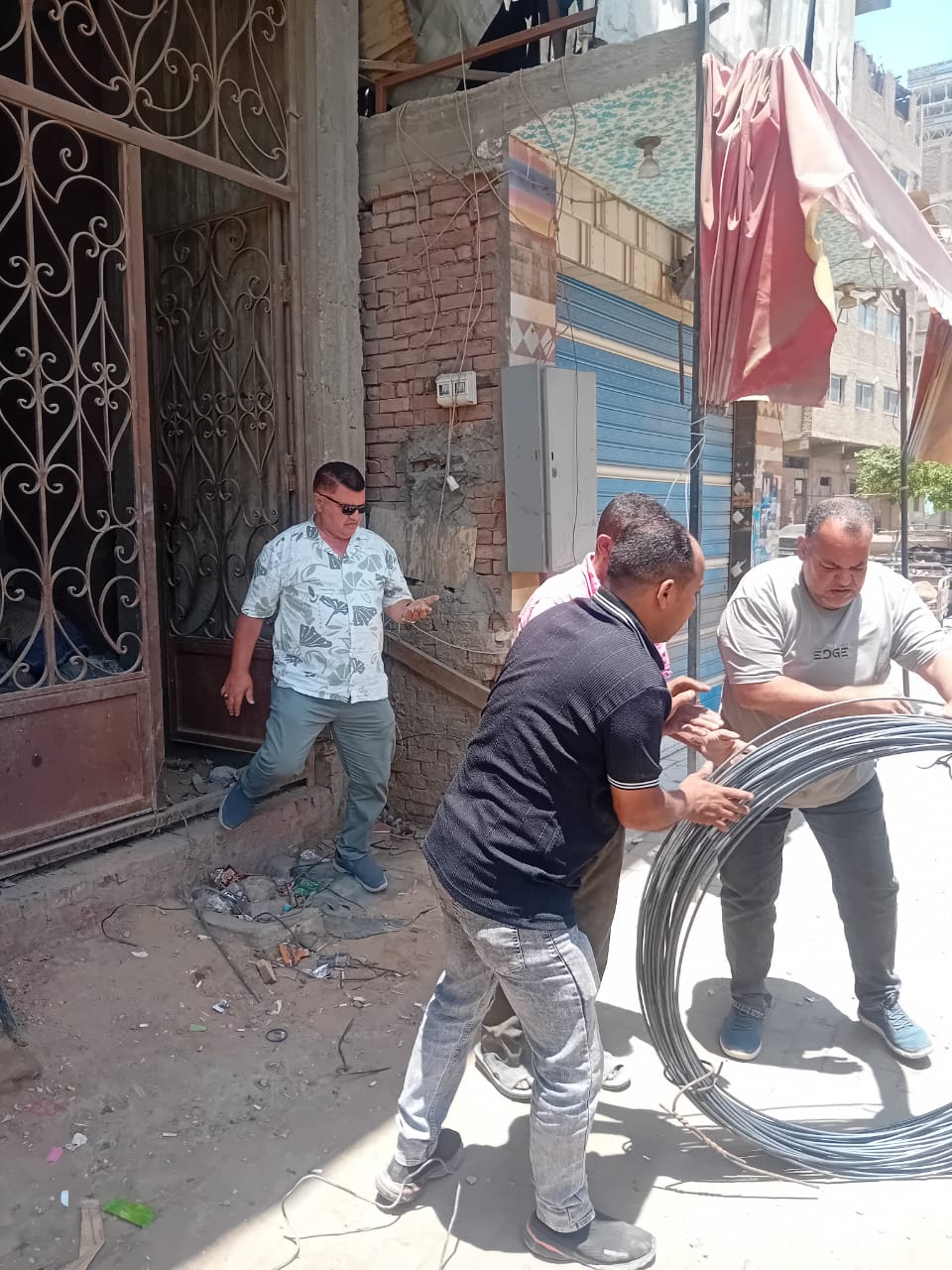 القليوبية تواجه البناء المخالف.. إزالة عشرات التعديات على مساحة 6 آلاف متر في أيام العيد القليوبية تواجه البناء المخالف.. إزالة عشرات التعديات على مساحة 6 آلاف متر في أيام العيد