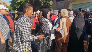 المياه والعصائر في استقبال الطلاب.. رئيس مدينة شبرا الخيمة تساند طلاب الثانوية العامة قبل دخول اللجان