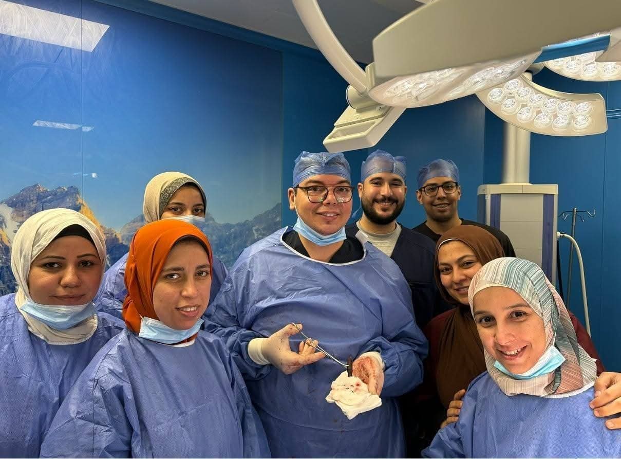 استخراج جسم غريب وإنقاذ العصب السابع لمريض بمستشفى بنها الجامعي 