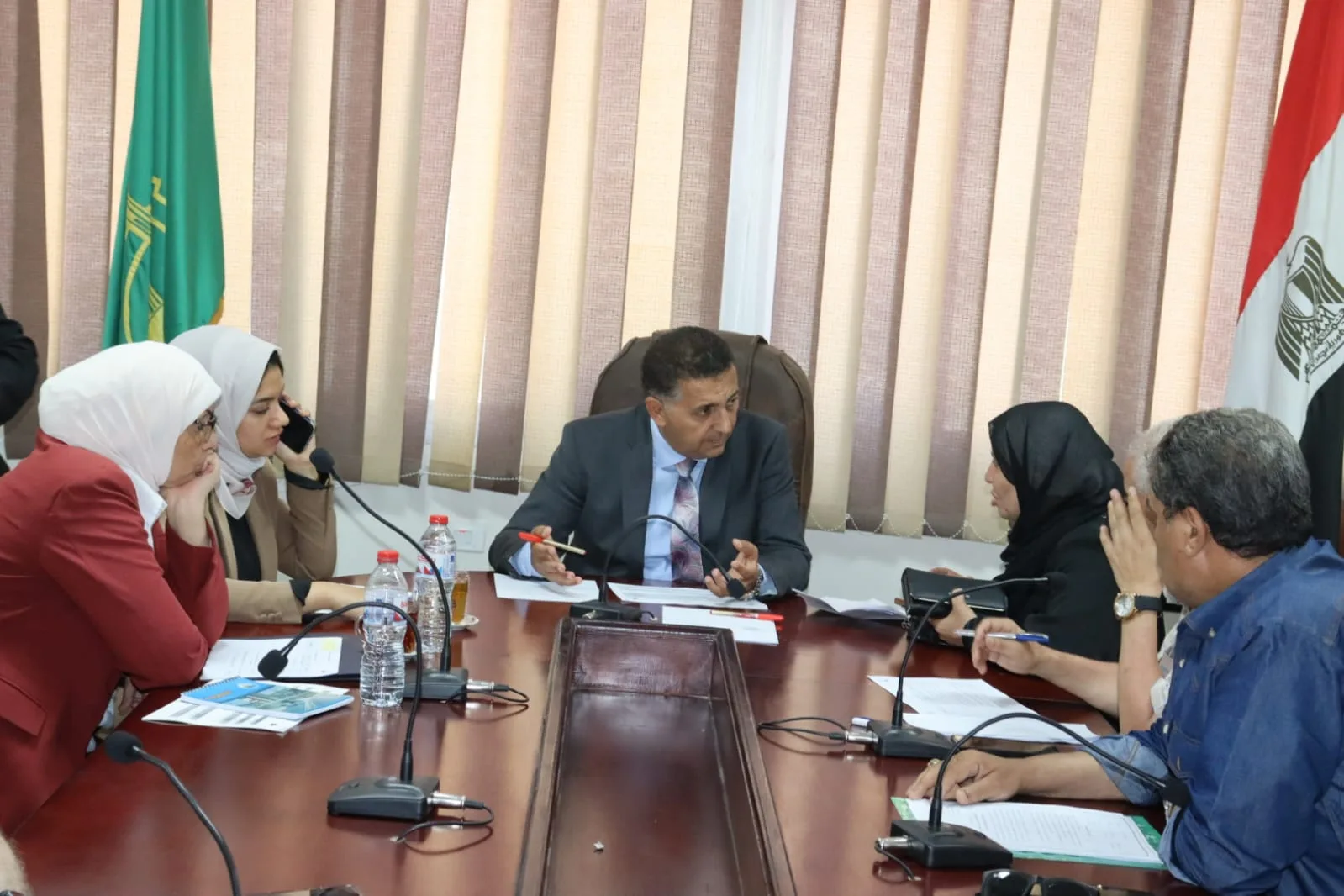 استجاب لحالات إنسانية وخدمية عاجلة.. محافظ القليوبية يترأس لقاءً جماهيريًا بمدينة طوخ استجاب لحالات إنسانية وخدمية عاجلة.. محافظ القليوبية يترأس لقاءً جماهيريًا بمدينة طوخ