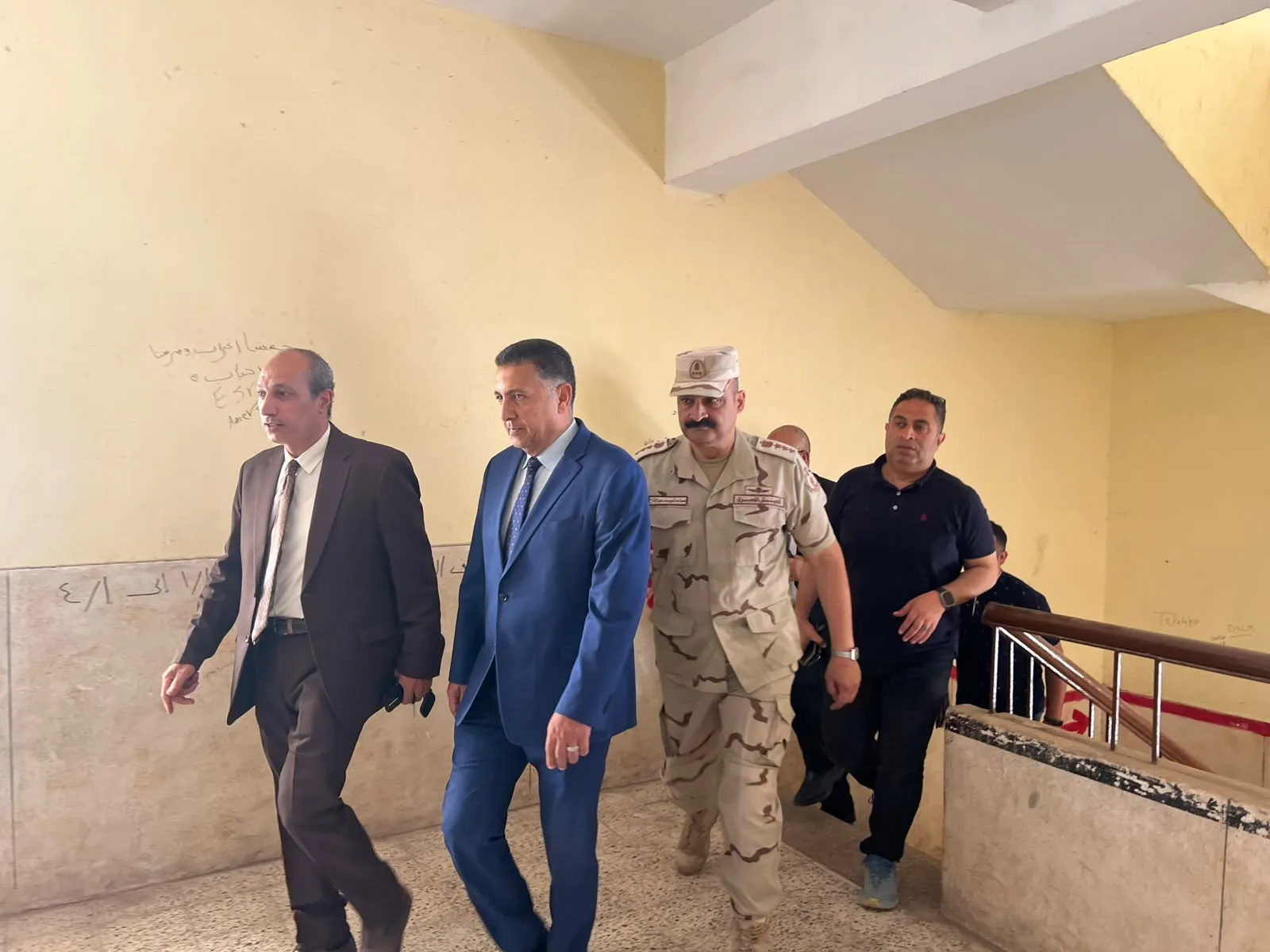 محافظ القليوبية يتابع امتحانات الشهادة الاعدادية الازهرية محافظ القليوبية يتابع امتحانات الشهادة الاعدادية الازهرية