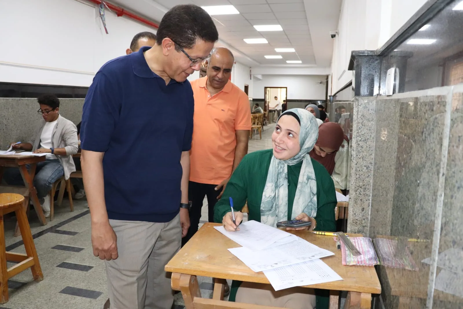الجيزاوي من داخل اللجان: لا تهاون في توفير الأجواء المناسبة لطلاب جامعة بنها الجيزاوي من داخل اللجان: لا تهاون في توفير الأجواء المناسبة لطلاب جامعة بنها