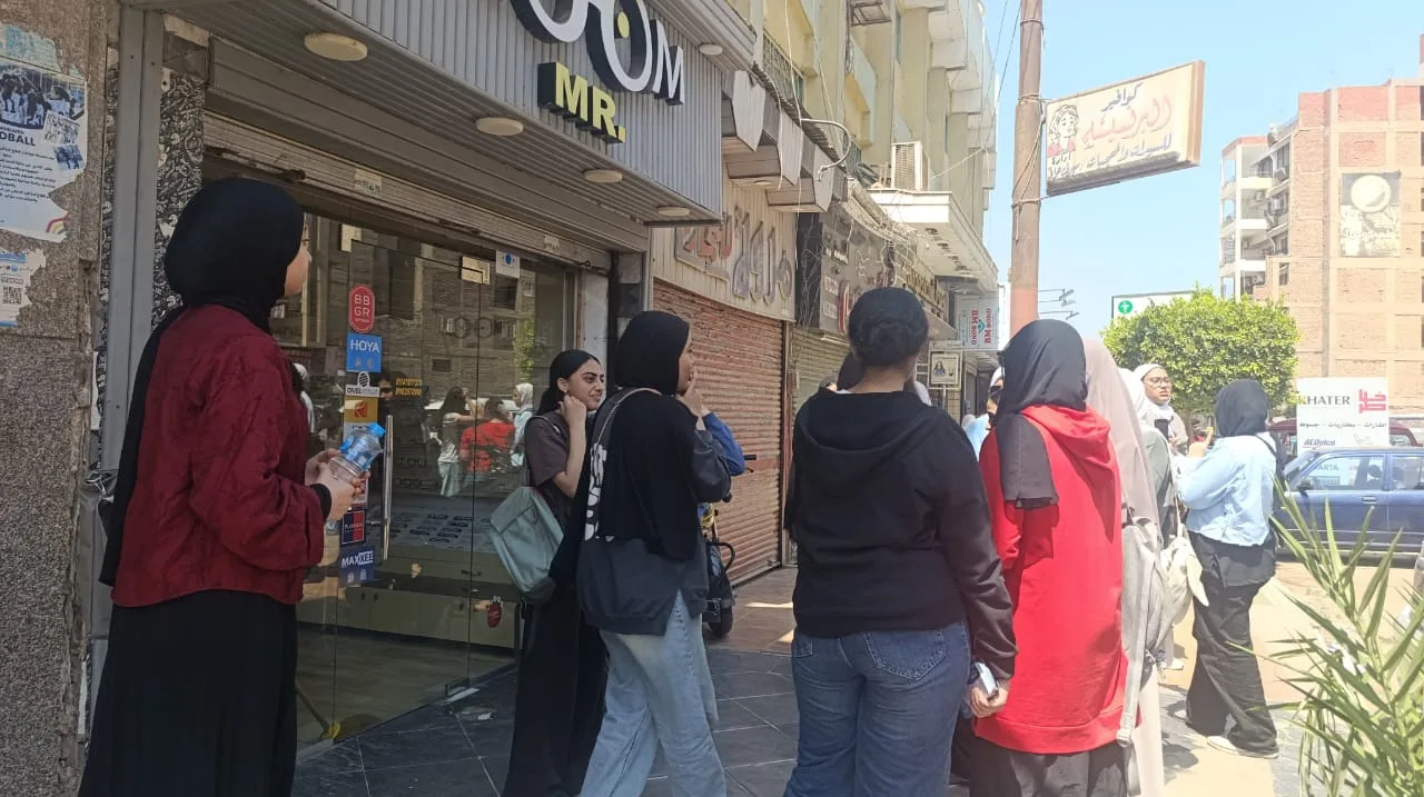 ارتياح بين طلاب الإعدادية بالقليوبية بعد امتحان الهندسة: أسئلة واضحة وفي مستوى الطالب المتوسط ارتياح بين طلاب الإعدادية بالقليوبية بعد امتحان الهندسة: أسئلة واضحة وفي مستوى الطالب المتوسط