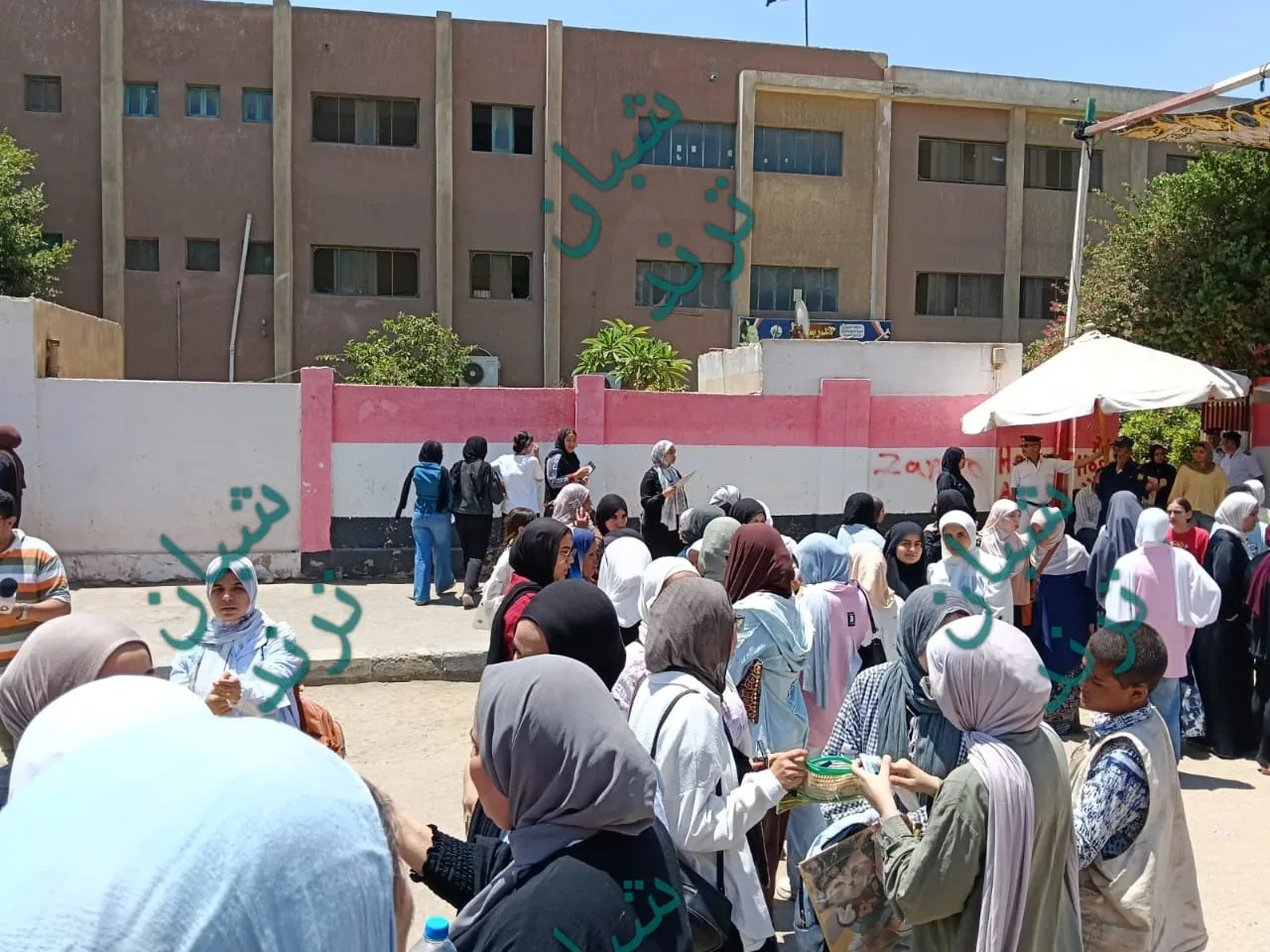 النحو يثير الجدل بين طلاب الثانوية العامة بالقليوبية.. واستياء من مستوى الصعوبة في امتحان اللغة العربية