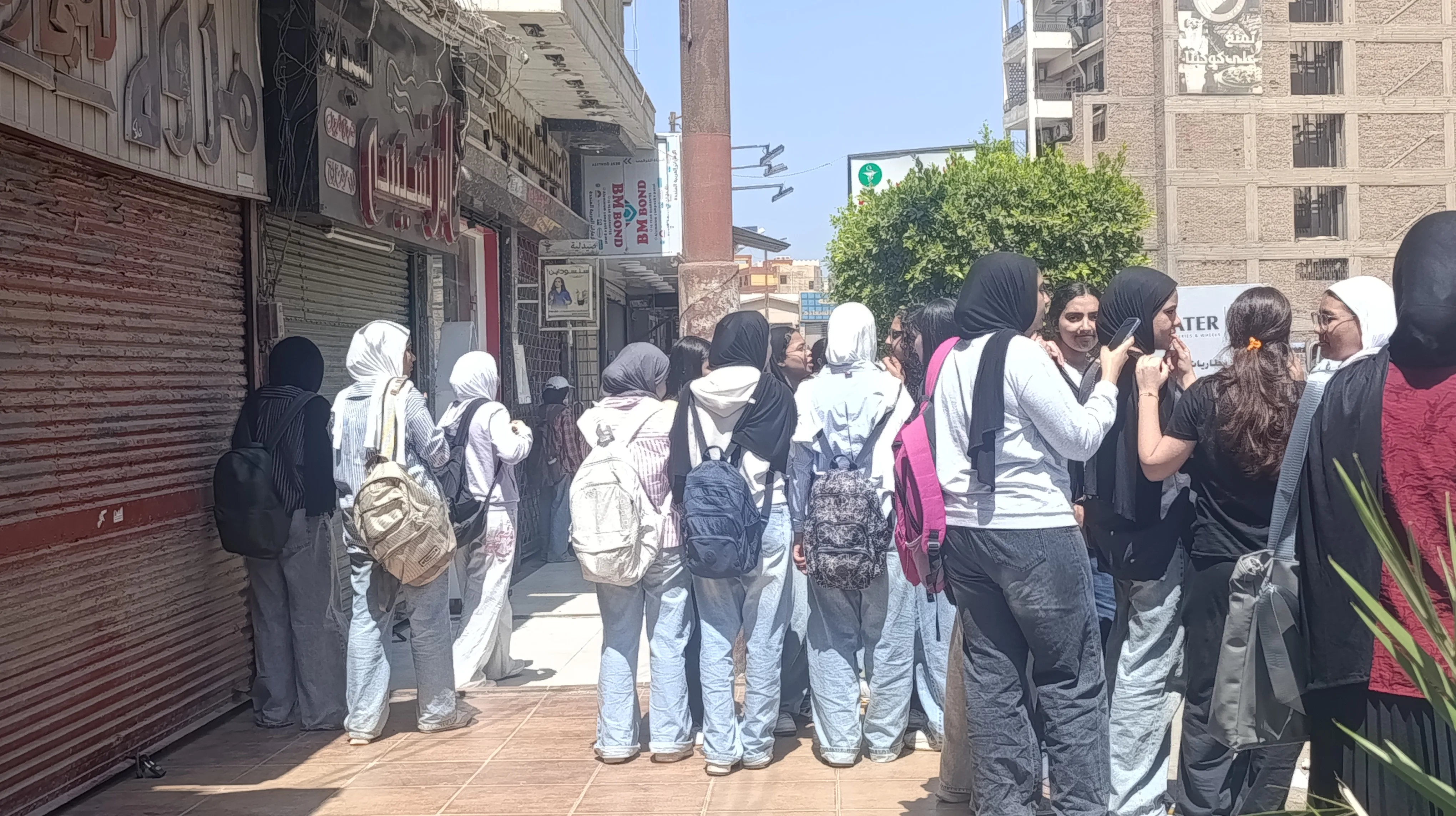 ارتياح بين طلاب الشهادة الإعدادية بالقليوبية عقب أداء امتحان الهندسة ارتياح بين طلاب الشهادة الإعدادية بالقليوبية عقب أداء امتحان الهندسة