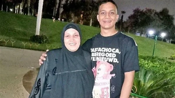 حزن يخيم على شبرا الخيمة.. الأم تفارق الحياة فور وصول جثمان نجلها