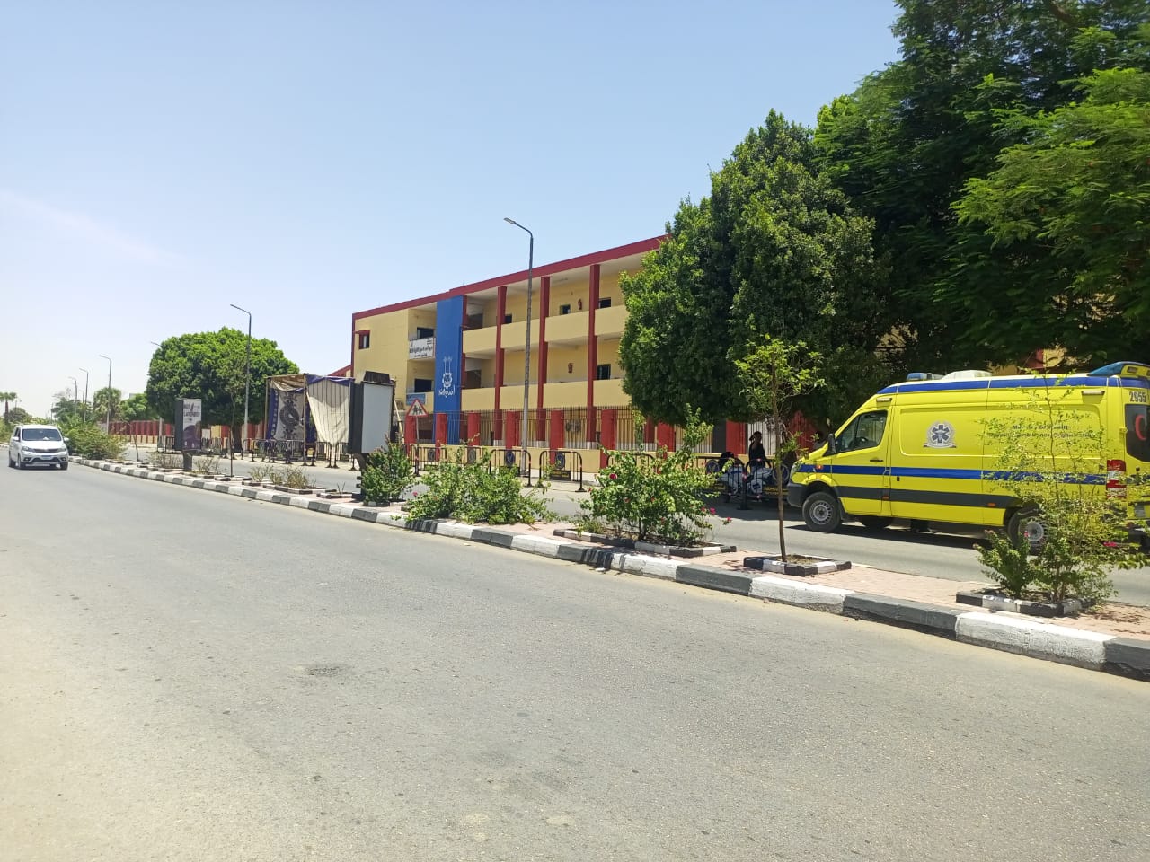 إغماء طالبة في امتحان الفيزياء واستدعاء الإسعاف داخل لجنة بشبرا الخيمة إغماء طالبة في امتحان الفيزياء واستدعاء الإسعاف داخل لجنة بشبرا الخيمة