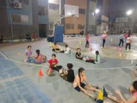 ازدحام الملاعب يحكي القصة.. أكاديمية السلة بشبان بنها تكسب ثقة الأسر وتصنع شغف اللاعبين